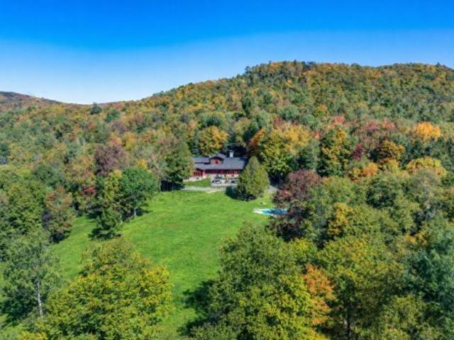 1680 1 Rue De La Seigneurie, Sainte Adèle, QC, J8B 1Y4 Luxury House for sale | Listing ID 17684 | Royal LePage Carriage Trade Luxury Properties