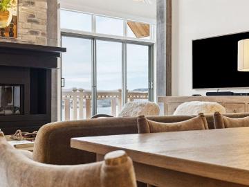 168 Ch. au Pied de la Montagne, Apt. 10, QC, CA, Mont Tremblant