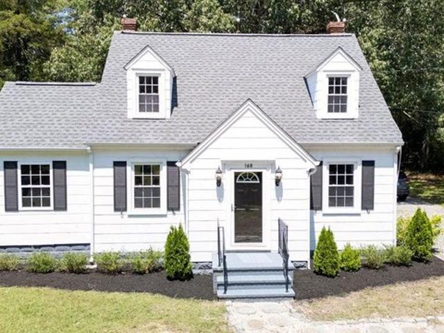 168 Beach Rd, White Stone, VA 22578