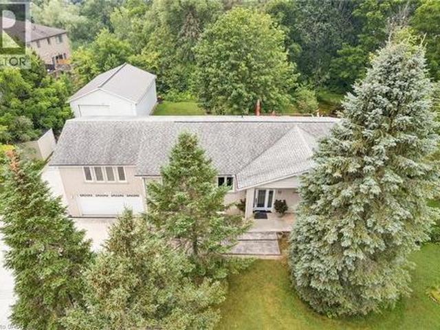 168 Brewery Street, Baden, ON, N3A 2S8 Luxury House for sale | Listing ID 40848 | Royal LePage Carriage Trade Luxury Properties
