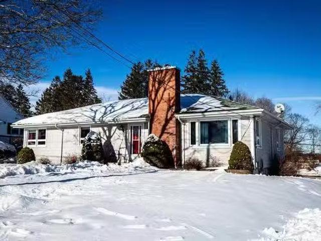 168 Broad Street, Lunenburg, NS, B0J 2C0 house for sale Lis.