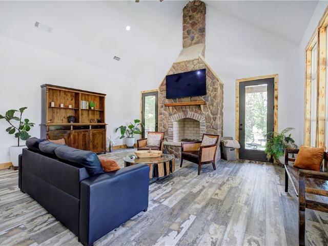 168 Gaddis Road NW