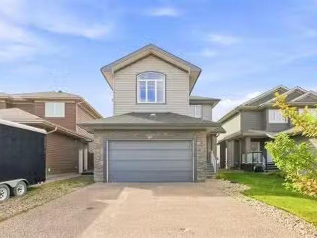 168 Diamondstone Ridge, Fort Mcmurray, AB, T9K 0T8 house for.