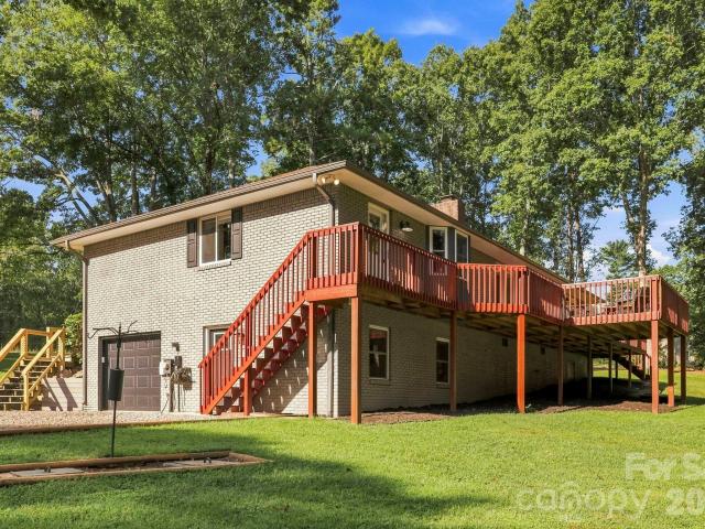 168 S Country Lane
