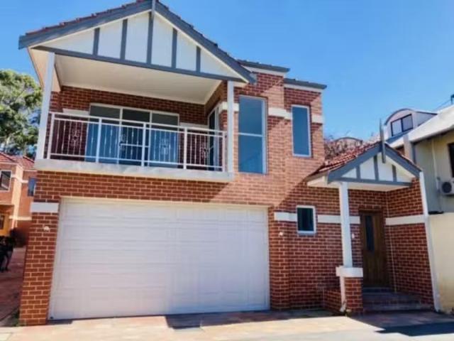 168D Charles Street, WEST PERTH Townhouse for rent Listed by.
