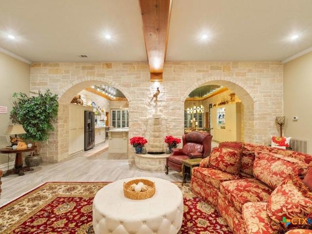 1694 County Road 102, Llano, US, TX