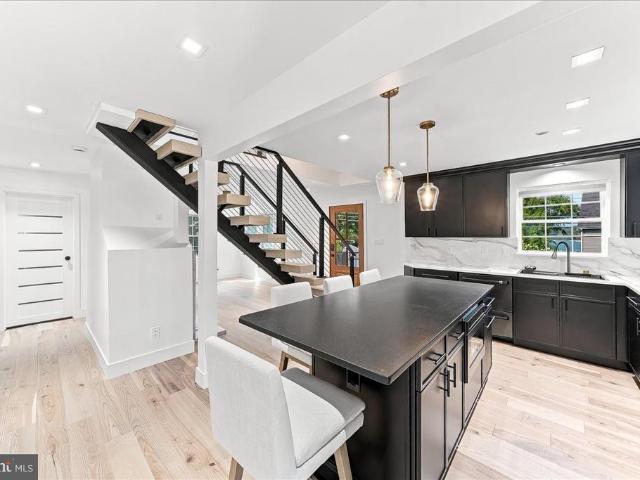 1694 Glebe Road