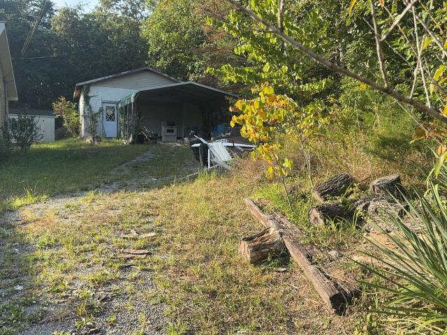 1694 Poplar Dr