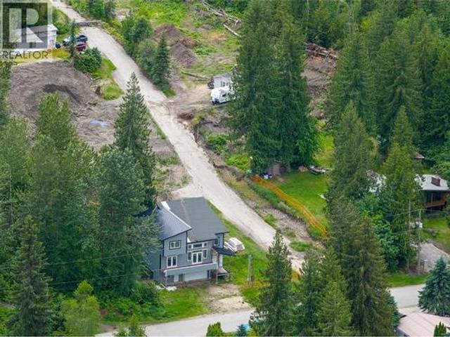 1695 Arrow Drive, Revelstoke, BC, V0E 2S1 house for sale | Listing ID 10396 | Royal LePage