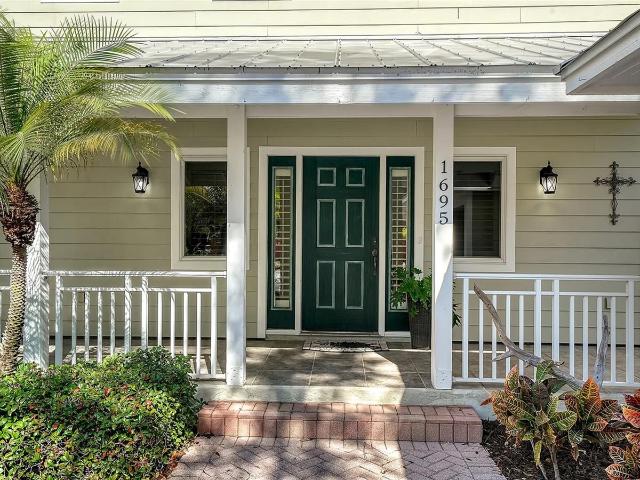 1695 Hyde Park St, Sarasota, FL