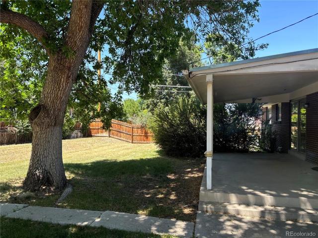 1695 S Urban Way