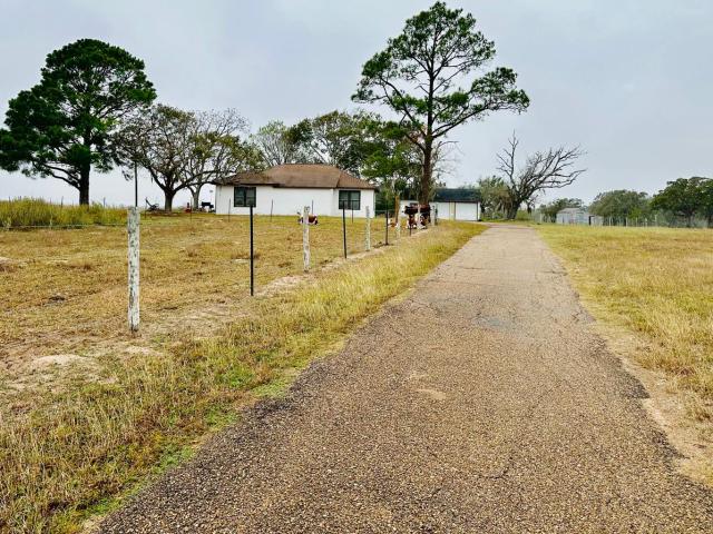 1696 Farm to Market Road 884, Yorktown, TX 78164 | MLS #4000