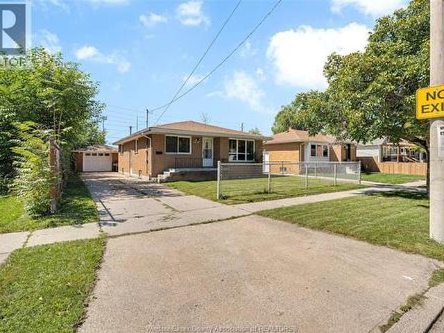 1697 Factoria Road, Windsor, ON, N8Y 2P1 house for sale | Listing ID 26022 | Royal LePage