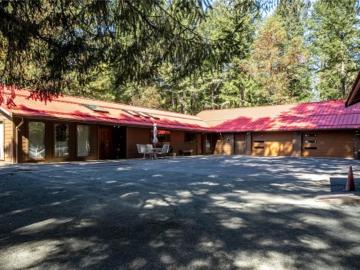 1698 Millstream Rd, Highlands, BC, V9B 6E7 house for sale | Listing ID 1029 | Royal LePage