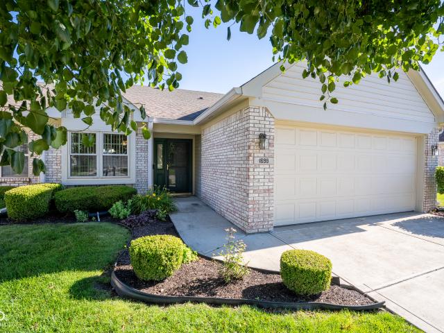 1698 Fairfield Circle