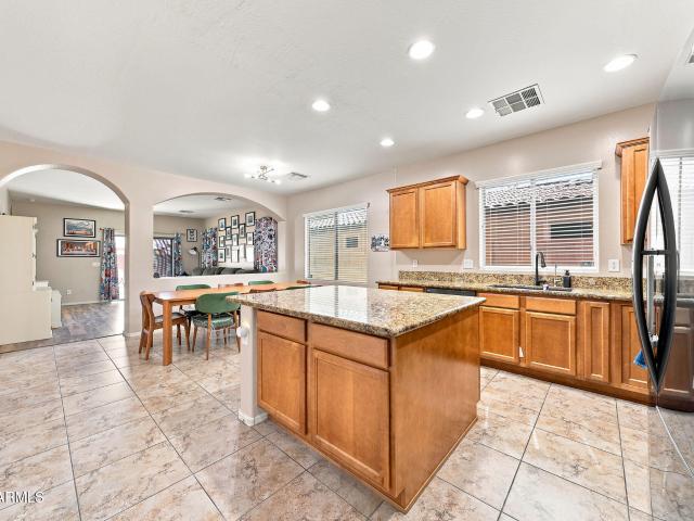 16999 w magnolia street