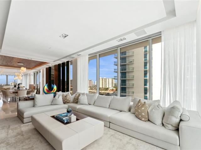 16901 Collins Ave, 805, Sunny Isles Beach, FL