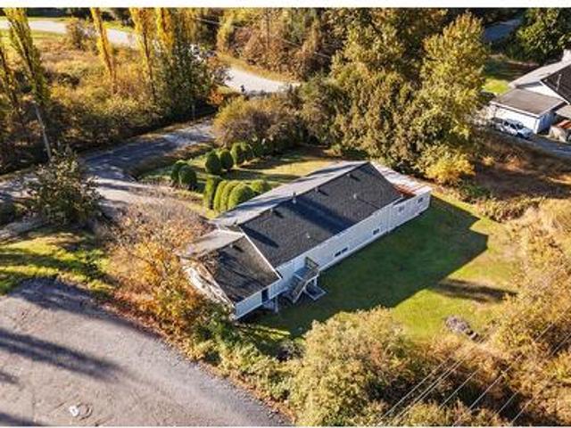 1692 A Avenue, Surrey, BC, V4N 6H2 house for sale | Listing ID R3179 | Royal LePage