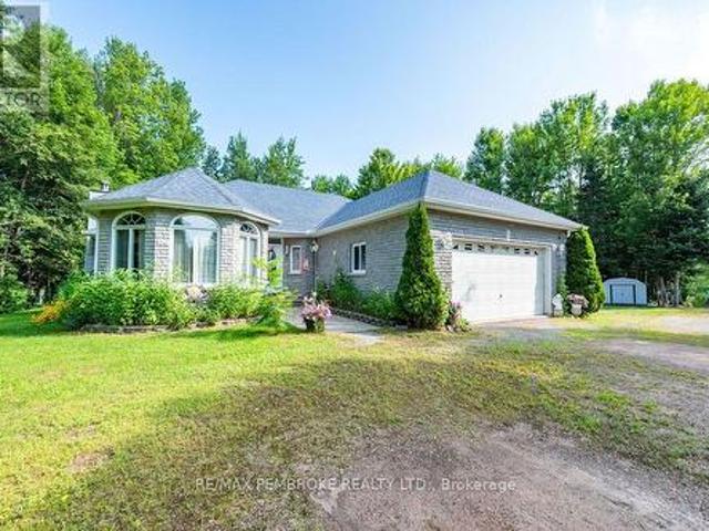 1692 Black Bay Road, Petawawa, ON, K8H 2W8 house for sale | Listing ID X13620 | Royal LePage