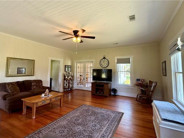 1693 Burtons Ferry Highway