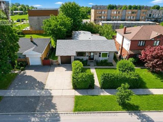 169 Ranee Avenue, Toronto, ON, M6A 1N3 house for sale | Listing ID C13721 | Royal LePage