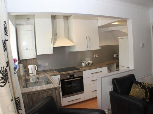 169 Weoley Avenue, Metchley, B29 6PR, United Kingdom | 4 bed duplex for rent #70069844 | Rentberry