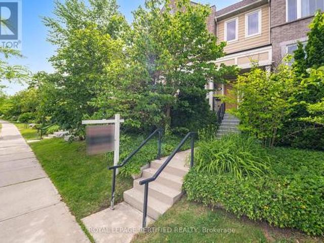 16 4861 Half Moon Grove, Mississauga, ON, L5M 8C7 townhouse for sale | Listing ID W13556 | Royal LePage