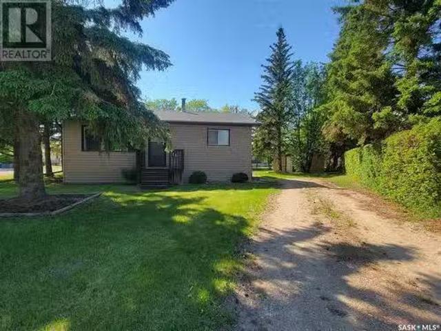 16 4Th Avenue E, Neilburg, SK, S0M 2C0 house for sale Listi.