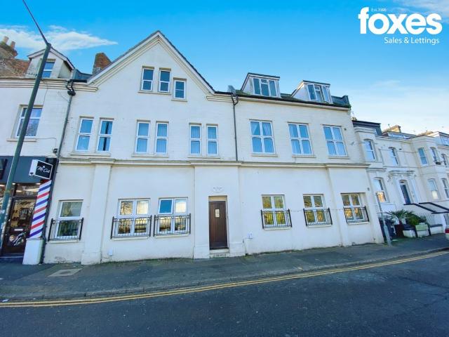 16 17 The Triangle, Bournemouth, Dorset BH2, 2 bed flat to rent, £1,250 pcm | PrimeLocation