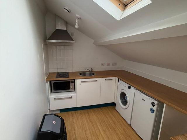 16 18 Bath Street, Huddersfield HD1 Studio to rent £600 pcm £138 pw