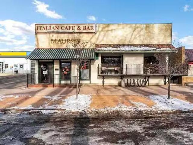 16 3 Street Ne, Medicine Hat, AB, T1A 5L8 commercial for lea.