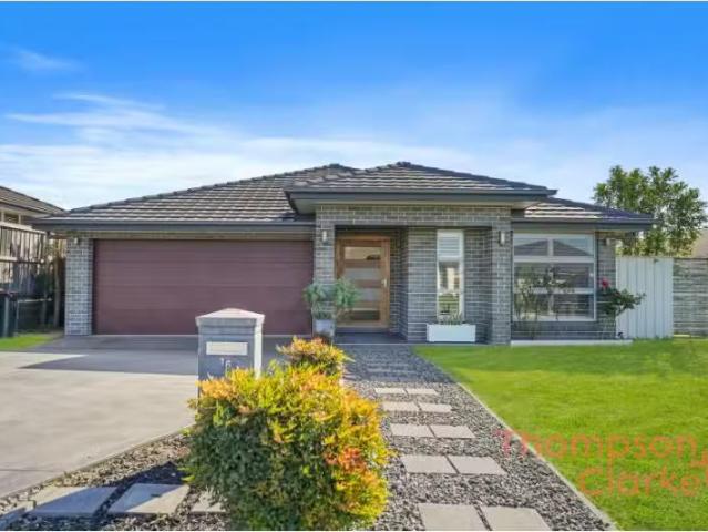 16 Threadtail Street, CHISHOLM House for rent Listed by Chant.