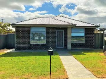 16 Towler Road, SEAFORD HEIGHTS, SA 5169 House for Rent