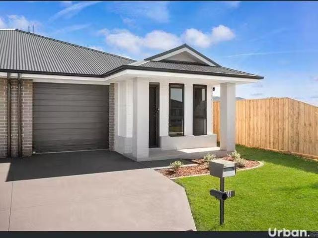 1/6 Trevallyn Avenue, Lochinvar Townhouse for rent Listed by.