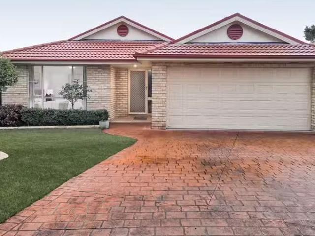16 Tuart Circle, Narellan Vale House for rent Listed by Hayle.