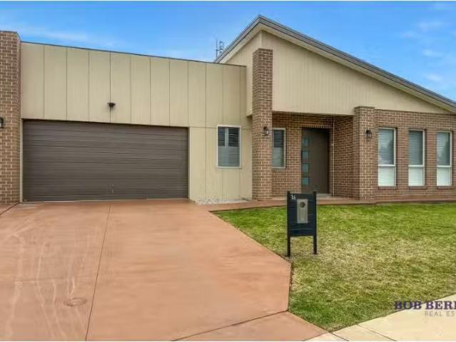 16 Turon Crescent, Dubbo House for rent Listed by Erin Bruce.