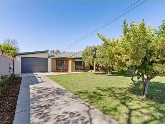 16 Vestey Street, Wagga Wagga House for rent Listed by Proper.