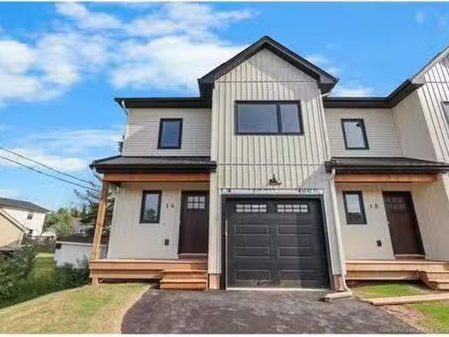 16 Vision Crt, Dieppe, NB, E1K 0A8 house for sale Listing I.