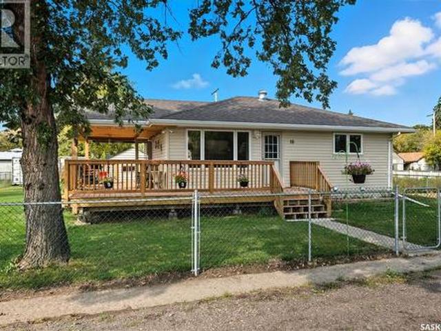 16 Walsh Street, Qu'Appelle, SK, S0G 4A0 house for sale | Listing ID SK044472 | Royal LePage
