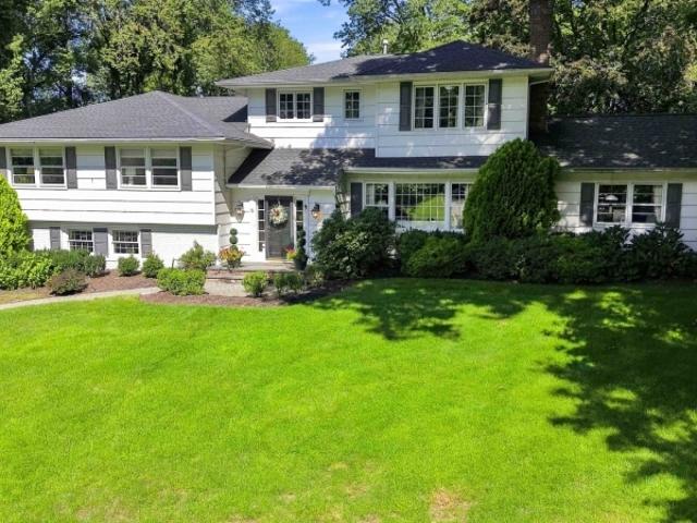 16 Warwick Rd