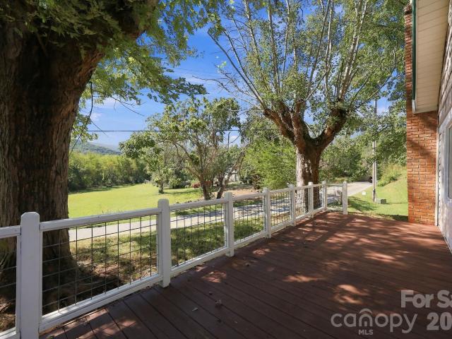 16 Warren Creek Road