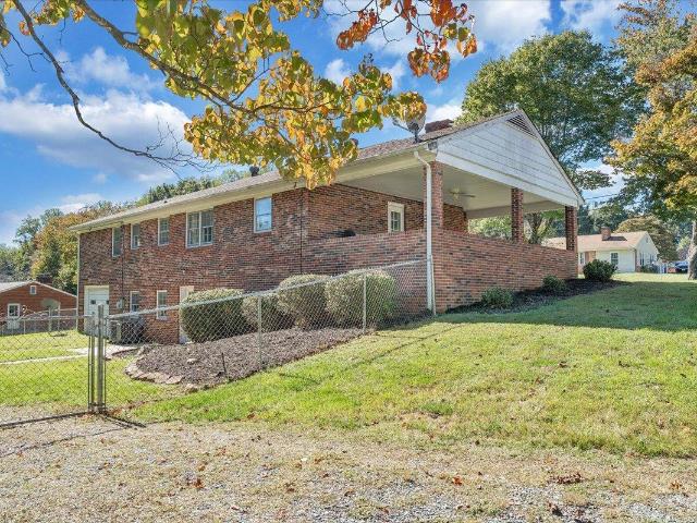 16 Wellington Drive