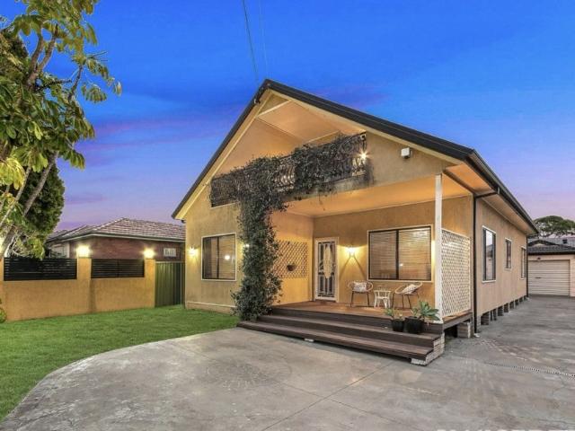 16 Wilbur St GREENACRE NSW