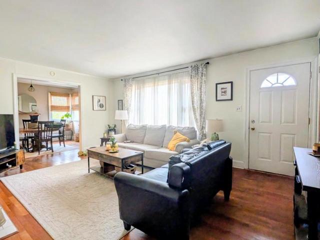 16 Willis Avenue