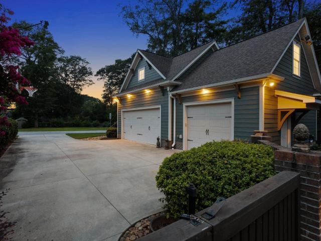 16 Willow Springs Drive