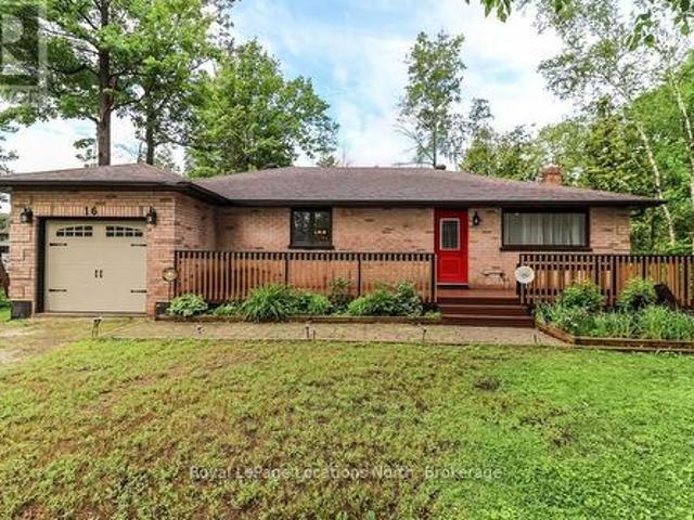 16 Wood Avenue, Wasaga Beach, ON, L9Z 2L3 house for sale | Listing ID S13470 | Royal LePage