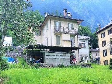 16 Zimmer Tessinerhaus mit 4 Wohnungen und Bauland und Aussicht / 16 Zimmer Tessinerhaus mit 4 Wohnungen und Bauland und Aussicht