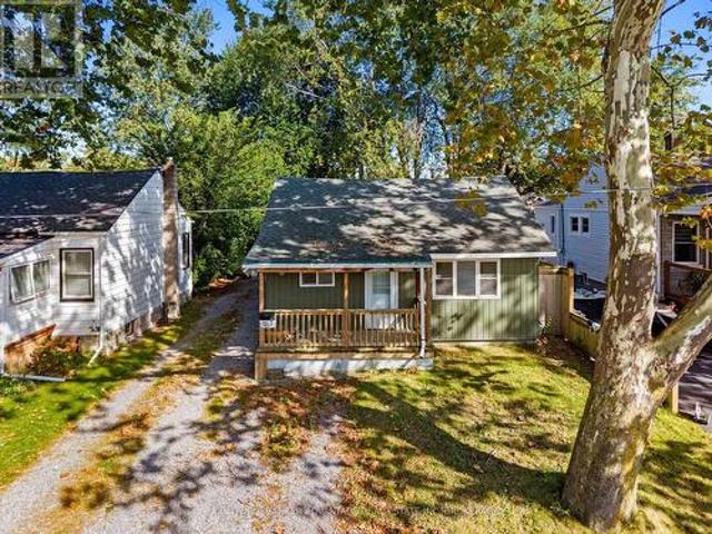 16 Achilles Avenue, Welland Lincoln/Crowland, ON, L3B 4S4 house for sale | Listing ID X13838 | Royal LePage