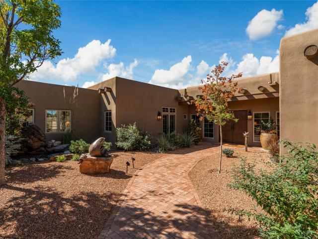 16 B Camino Calabasas