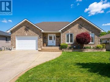 House for sale in Huron - Patio, Fireplace